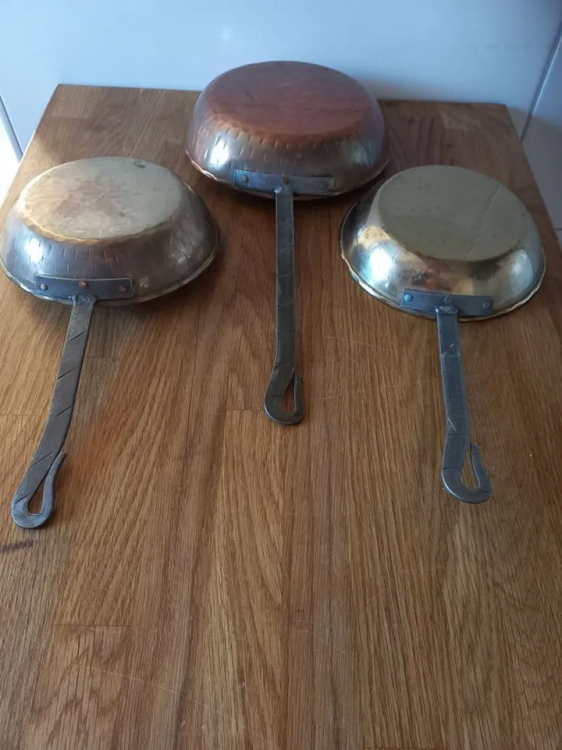 Tradera 3 stekpannor kan ev. vara koppar> Kopparföremål