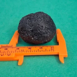 Tradera (023) Tektit 35 gram, från Guandong-Provinsen i Kina.^ New Age