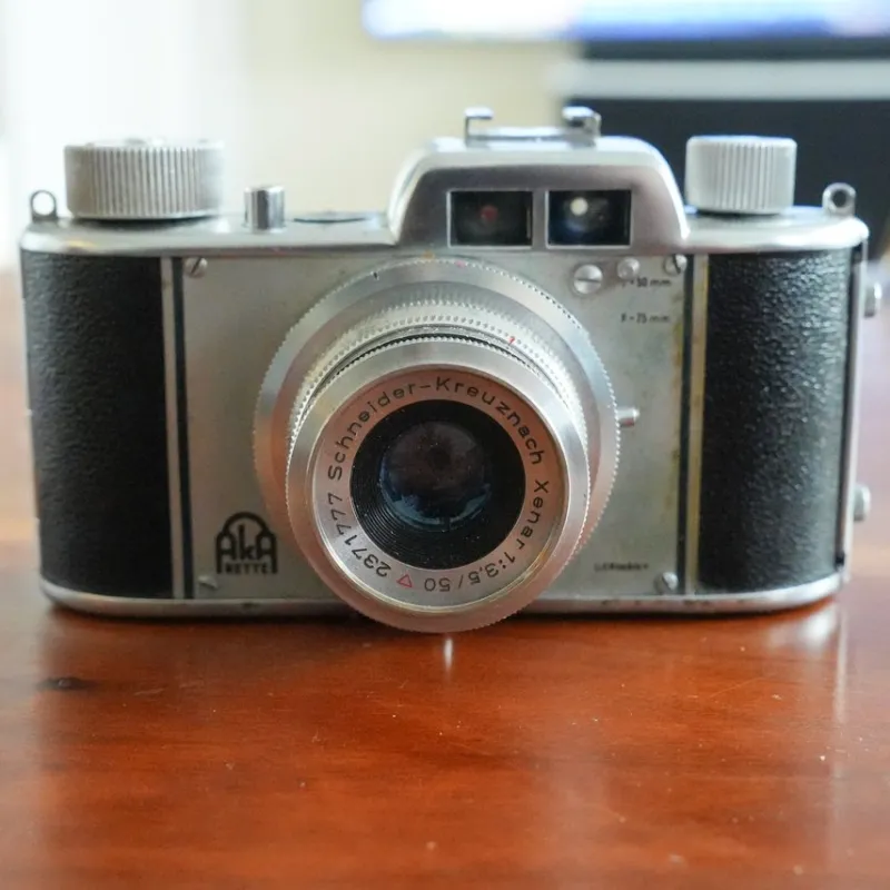 Tradera AkA Akarette II Schneider Kreuznach Xenar 50mm 3,5^ Filmkameror