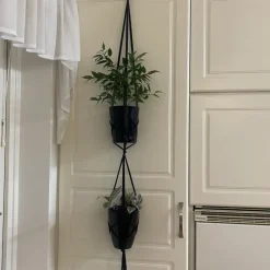 Tradera Krukor & Odlingssystem<Ampel, plant’s hanger , handmade, macramé svart (13-15 cm)