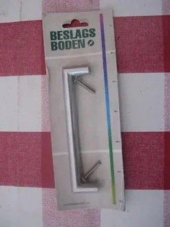 Tradera Beslagsboden - Skåp/Lådhandtag B 6001 **Nytt**> Krokar, Handtag & Beslag
