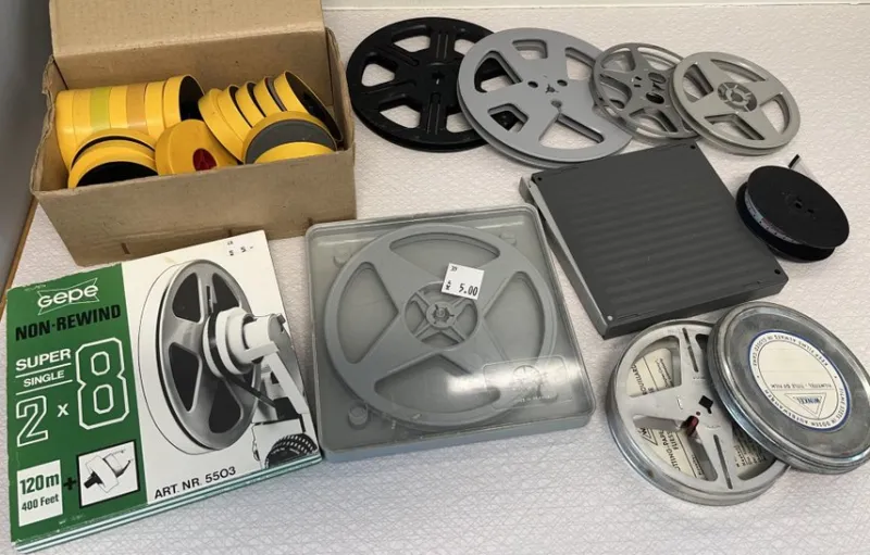 Tradera Blandade tomspolar^ Analoga Projektorer