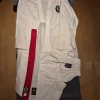 Tradera Kampsport<Budo Nord Karateuniform Storlek 180 inkl vitt bälte + rött bälte