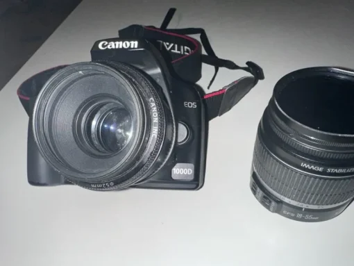 Tradera Canon EOS 1000D med 2 objektive^ Fotokameror