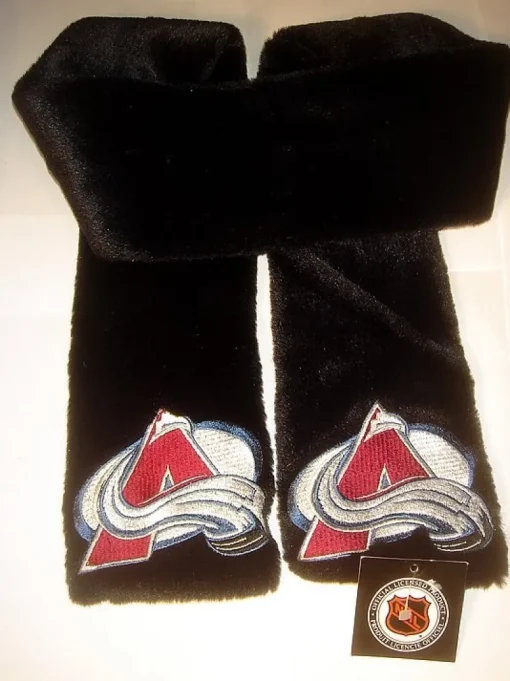 Tradera Fotboll<Colorado Avalanche ORIGINAL HALSDUK HELT NY REA