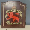 Tradera Dart<Dart tavla HARROWS Official-Red Lion Pub & Lodging fint skåp med motiv dart