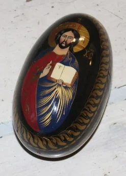 Tradera DEKORATIVT MÅLAT RYSKT ÄGG.> Ikoner & Religiösa Föremål