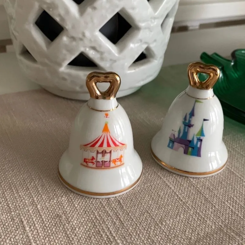 Tradera Disneyland Salt- och Pepparkar - Två söta klockformade kar^ Disney