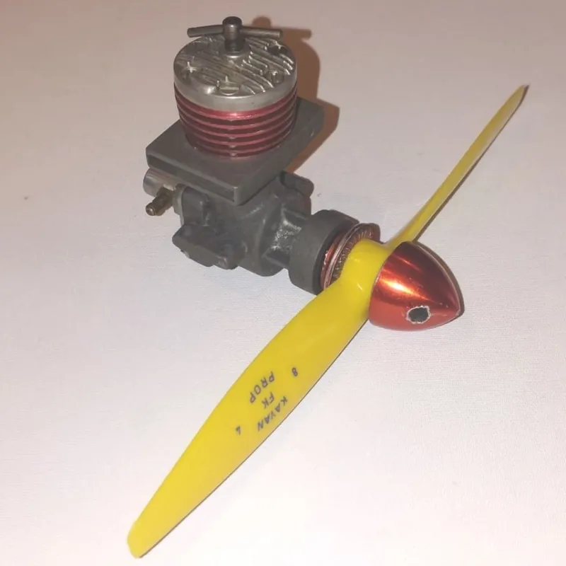 Tradera ED 2,46cc Diesel motor^ Modellmotorer