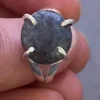 Tradera Elegant Ring med Naturlig Stichtit – Silverpläterad (Storlek ca 18,5 / US 8.5 )^ Ringar