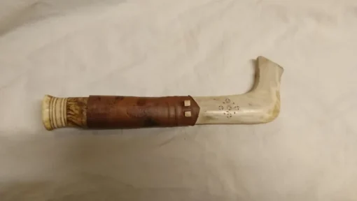 Tradera Knivar & Svärd<En gammal begagnad äldre lapp same kniv.