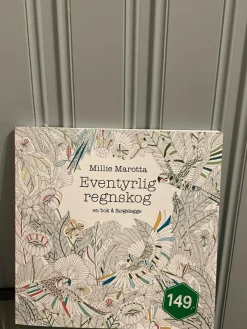 Tradera Eventyrlig regnskog: en bok & färgläggning - Millie Marotta^ Konstnärstillbehör