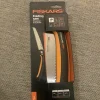 Tradera Trädgårdsredskap<Fiskars SW69 Vikbar Såg 210 mm. Ny i förpackning