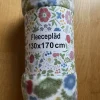 Tradera FLEECEPLÄD med BLOMMOTIV i storleken 130 CM X 170 CM - HELT NY och OANVÄND!^ Hemtextil