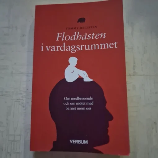 Tradera Flodhästen i vardagsrummet - Tommy Hellsten - 1993> Övriga Böcker & Tidningar