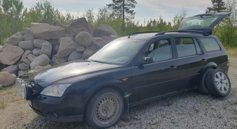 Tradera Ford Mondeo Kombi 2002 körbar reservdelsbil med mkt bra saker att ta reda på.^ Bilar