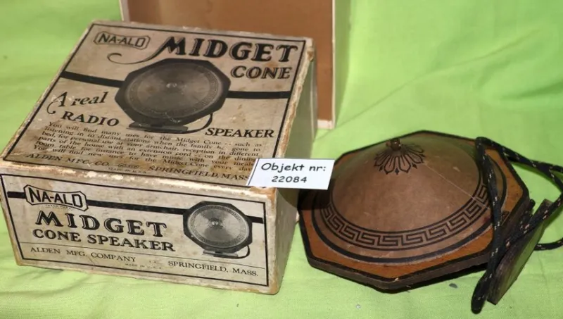 Tradera Technica & Nautica<Gammal högtalare (22084)