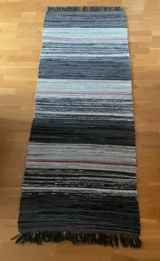 Tradera Handvävd trasmatta i grå o svarta nyanser^ Mattor