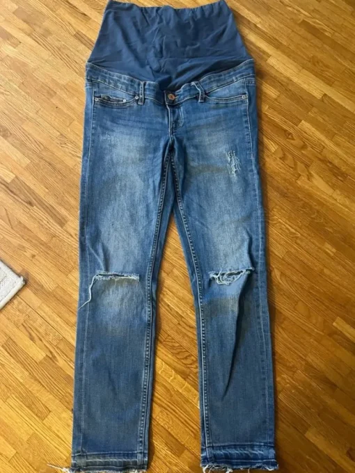 Tradera H&M blå jeans, storlek 36^ Mammakläder