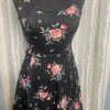 Tradera H&M Divided svart blommiga sommarklänning, storlek EUR 34^ Damkläder