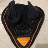 Tradera Häst & Ridsport<Huva Equiline marinblå med orangea detaljer