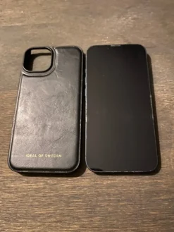 Tradera Mobiltelefoner<iPhone 14 128GB Midnight (Batterihälsa 100 %)