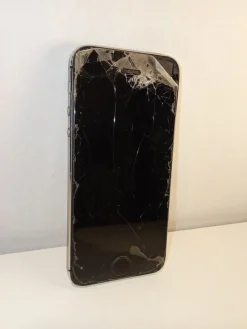 Tradera Mobiltelefoner<iPhone 5s (A1457) - Deffekt/Otestad