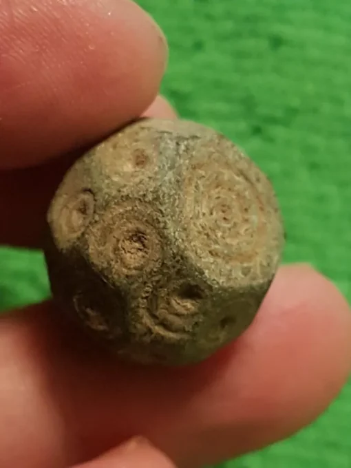 Tradera Islamiskt vacker Vikter 10 Dirhams (ca:1000-1300 e.Kr). 20mm, 28,77gr.> Arkeologi
