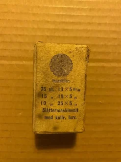 Tradera Järnnitar i originalförpackning Slåttermaskin Kniv Maskin Redskap Nit Nitar> Jordbruksmaskiner