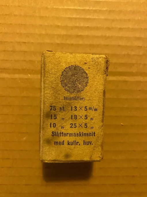 Tradera Järnnitar i originalförpackning Slåttermaskin Kniv Maskin Redskap Nit Nitar> Jordbruksmaskiner
