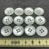Tradera Knappar, knapp, plast, vit, pärlemorliknande, 4 hål, 12 st, 19 mm^ Sömnad & Stickning