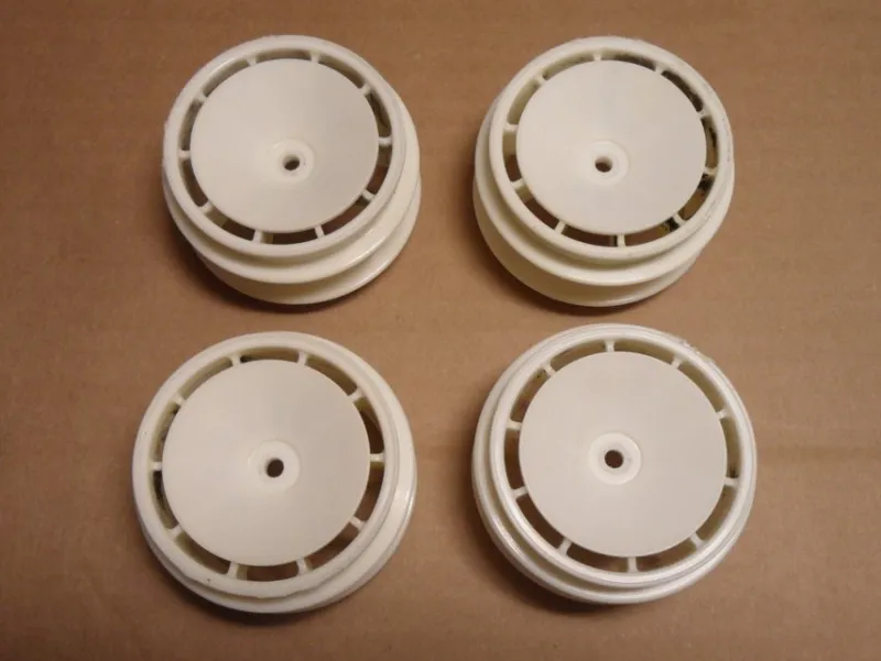 Tradera Kyosho 1/10 Vintage Rallyfälgar. 4st beg. fälgar från en Ford RS-200 4WD^ Radiostyrt