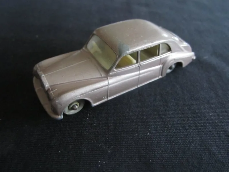 Tradera Leksaks- & Samlarbilar<Lesney Rolls Royce Phantom V nr,44