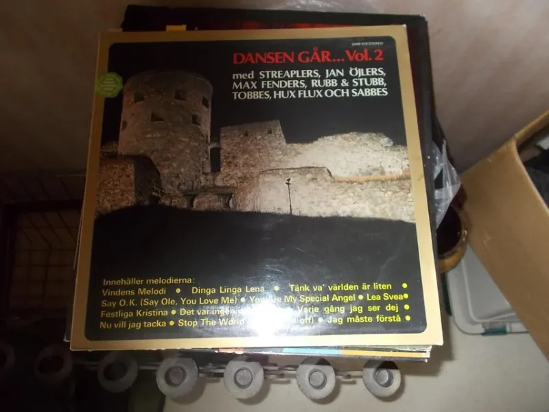 Tradera LP SKIVA MED DANSEN GÅR VOL 2^ Skivomslag