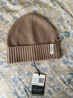 Tradera Marc O'Polo beige mössa, storlek OS> Huvudbonader