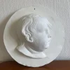 Tradera Medaljong - skulptur - relief - pojkansikte^ Reliefer