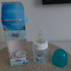 Tradera Nappflaska i plast.Ny!> Nappflaskor & Barnserviser