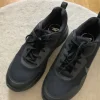 Tradera Basket<NIKE Sneakers herr Skor svarta Storlek 10/45/29