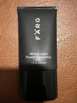 Tradera Smink<Ny & oöppnad FÄRG Flytande Mineralfoundation – Fair