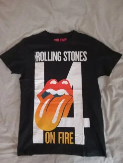 Tradera Ny Rolling Stones t-shirt från 2014. Orginal. Size M.^ Merchandise