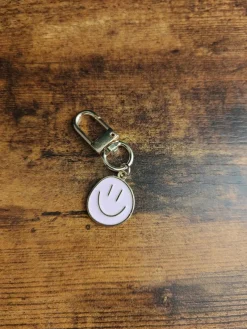 Tradera NYCKELRING SMILEY ANSIKTE *ROSA*> Nyckelringar & Nyckelfodral