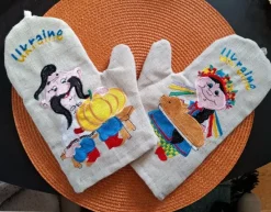 Tradera Oanvända Ukrainska grytvantar, linne, broderier. Julklapp?^ Inredning & Hushåll
