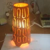 Tradera Orange bordslampa i metall med mönster^ Lampor