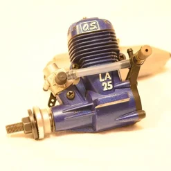 Tradera OS Max 25 LA (glödstiftsmotor)^ Modellmotorer
