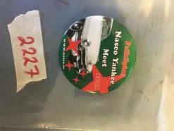 Tradera pin 2227> Tygmärken & Pins