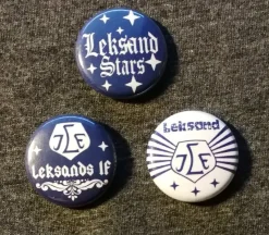 Tradera pins 25 mm, Leksand, Stars 3 st fast pris 60 kr, inkl. porto> Tygmärken & Pins