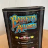 Tradera Plåtemballage<Plåtburk reklam Bassets allsorts lakrits burk godis karameller
