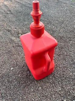 Tradera Röd bensindunk 20 liter^ Snöskotrar