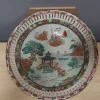 Tradera Sagolikt vacker orientalisk skål med perforering/galler och gulddekor. 1 krona> Orientalisk Konst & Porslin