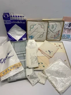 Tradera Samling av dam o herrnäsdukar. Retro.> Övriga Accessoarer